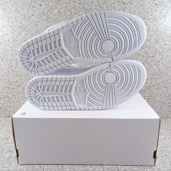 Nike Air Jordan 1 Mid Triple White Sneakers Shoes - Picture 7 of 12